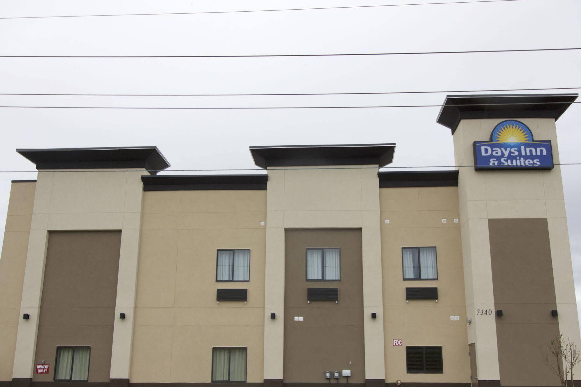 Days Inn & Suites By Wyndham Port Arthur Exterior photo